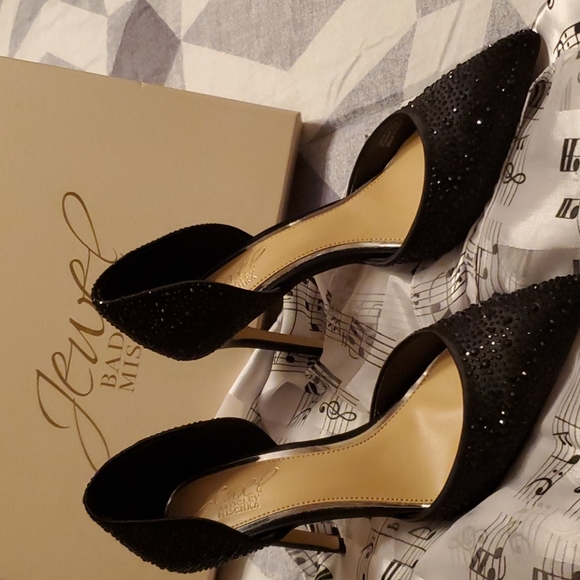 Shoes - Picture 1 of 3